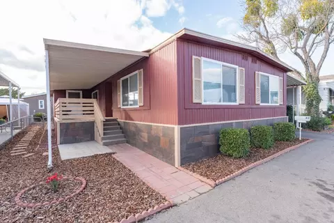 415 N Akers St #65, Visalia, CA 93291