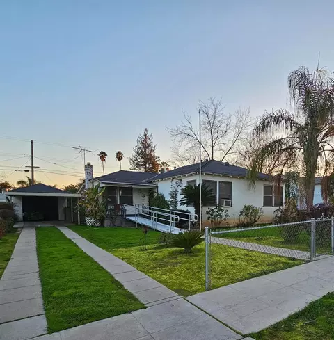 1527 W Cortland Ave, Fresno, CA 93705