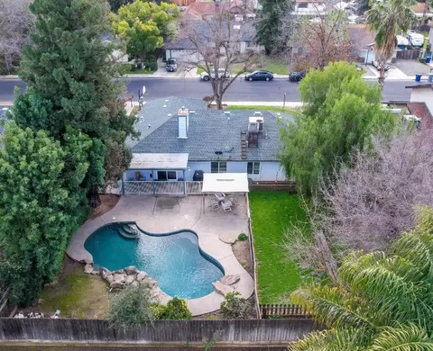 695 W Polson Ave, Clovis, CA 93612