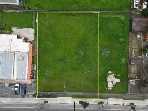 824 W California Ct, Fresno, CA 93706