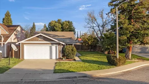 2526 E Parker, Visalia, CA 93292