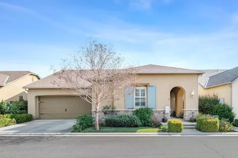 3778 Salem Ln, Clovis, CA 93619