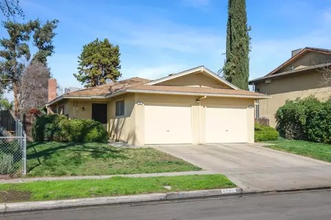 4881 E Vassar Ave, Fresno, CA 93703