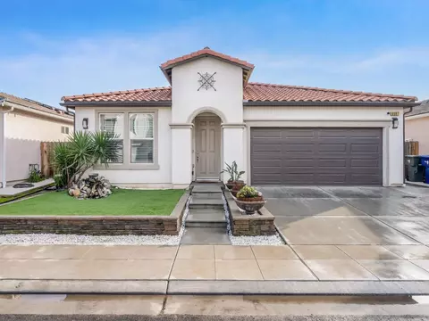 6097 E Homan Ave, Fresno, CA 93727