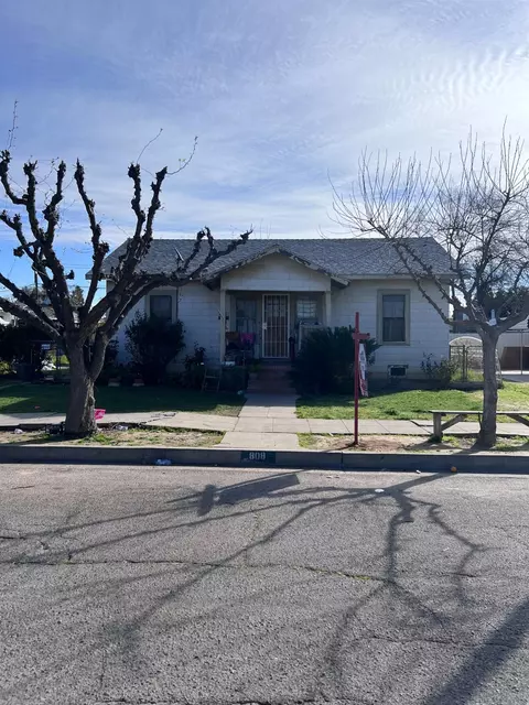 808 Hoag Ave, Sanger, CA 93657