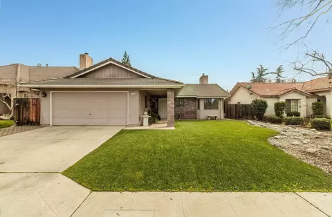 9326 N Barton Ave, Fresno, CA 93720