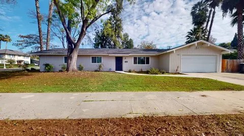 321 S 5th St, Fresno, CA 93702