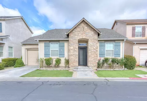 1715 Glen Kippen Ln, Clovis, CA 93619