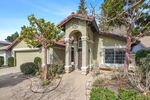 3382 W Spruce Ave, Fresno, CA 93711