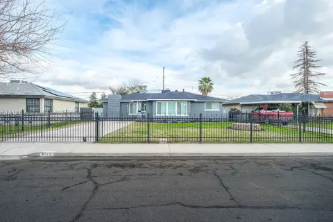 4110 E Brentwood Ave, Fresno, CA 93703