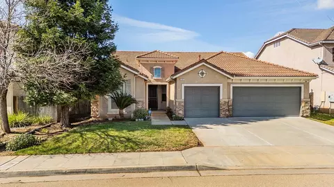 2791 N Arroyo Ave, Fresno, CA 93727