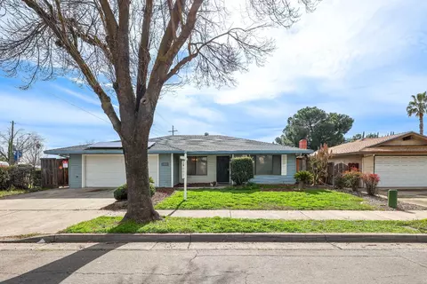 6 W Donna Dr, Merced, CA 95348