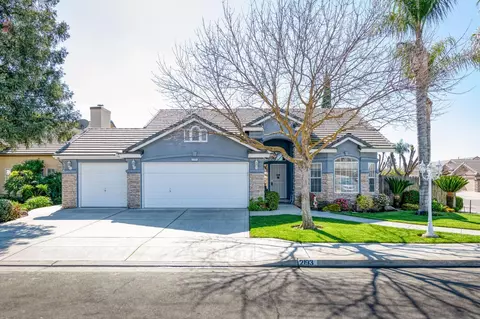 2193 E Brandywine Ln, Fresno, CA 93720