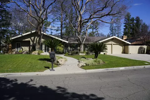 2706 W Escalon Ave, Fresno, CA 93711
