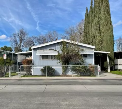 220 S Madera Ave #11, Kerman, CA 93630