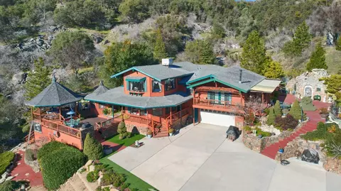 43534 Getaway Ln, Ahwahnee, CA 93601