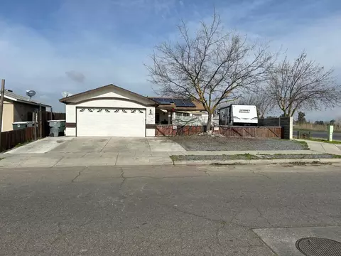 1375 Laguna Way, Madera, CA 93638