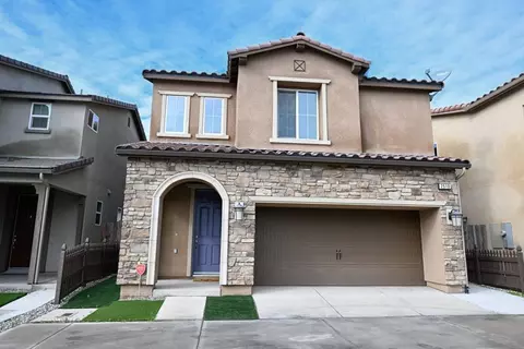 2510 Mustang Dr, Clovis, CA 93612