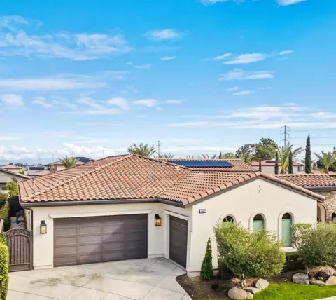 11072 N Valley Dr, Fresno, CA 93730