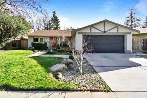 8056 N Angus St, Fresno, CA 93720