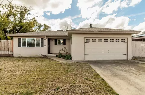 802 W San Gabriel Ave, Clovis, CA 93612