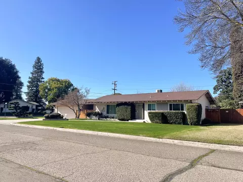 2501 17th Ave, Kingsburg, CA 93631
