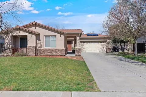 2242 Independence Pl, Hanford, CA 93230