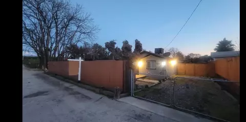 9066 Walker Ct, Reedley, CA 93654