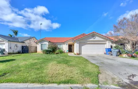2297 N Marty Ave, Fresno, CA 93722