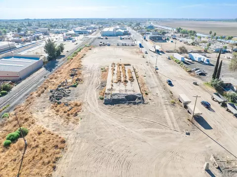 1047 M St, Firebaugh, CA 93622