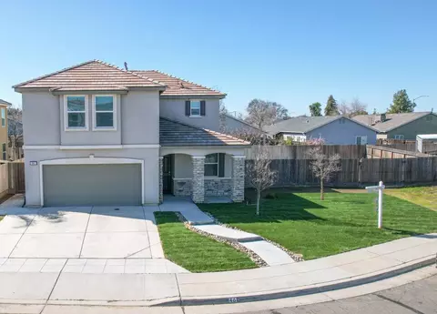 46 Solano St, Madera, CA 93638