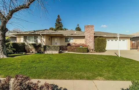 860 E Spruce Ave, Fresno, CA 93720
