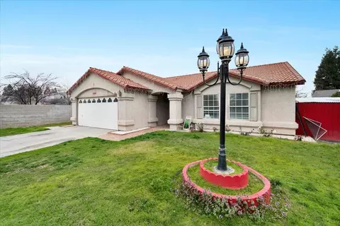 14440 W E St, Kerman, CA 93630