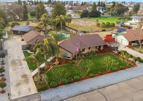1211 Mae Carden St, Visalia, CA 93291