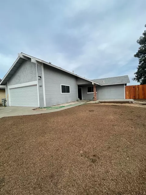 2328 N Hazel Ave, Fresno, CA 93722