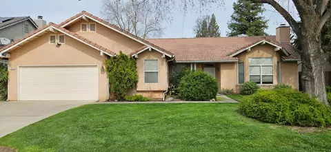 462 W Carpenter Ave, Reedley, CA 93654