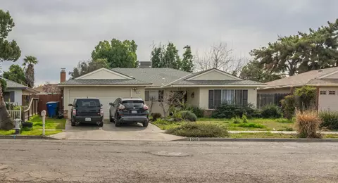 3297 W Norwich Ave, Fresno, CA 93722