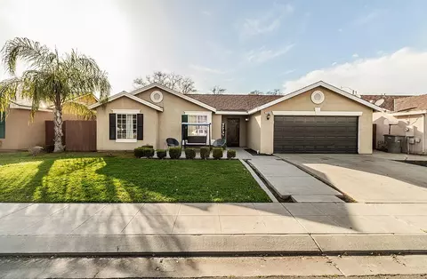 2480 S Lemonwood Ln, Fresno, CA 93725