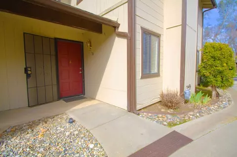 49400 River Park Rd #36, Oakhurst, CA 93644
