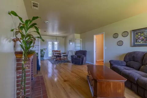 518 Willis Ave, Madera, CA 93637
