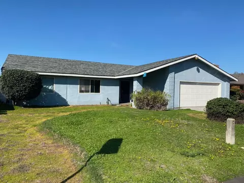 3231 Mulberry St, Selma, CA 93662