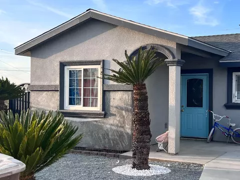 6056 E Murphy Ave, Laton, CA 93242
