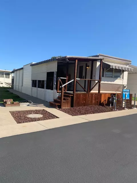 1500 E Villa N #112, Clovis, CA 93612