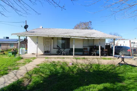15815 S Hughes Ave, Caruthers, CA 93609