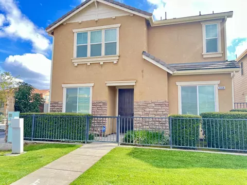 5558 N Salinas Ave, Fresno, CA 93722
