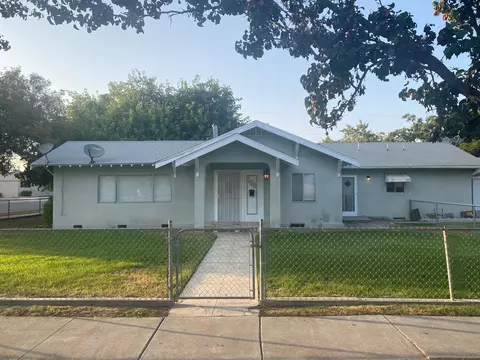 170 B St, Lemoore, CA 93245