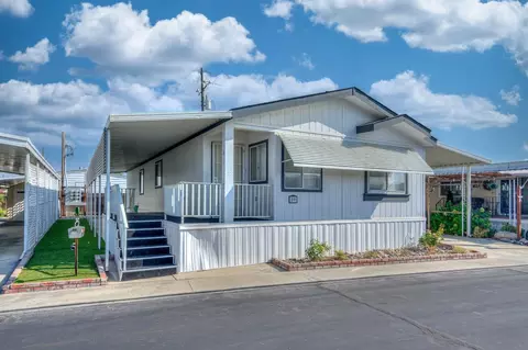 1551 6th Avenue Dr #59, Kingsburg, CA 93631