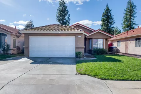 5611 W Sample Ave, Fresno, CA 93722