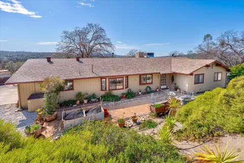 33273 Vetoll Rd, Coarsegold, CA 93614