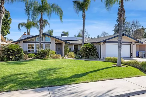 47 Burgan Ave, Clovis, CA 93611